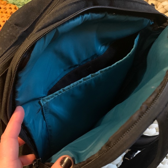 Dakine Backpack - Picture 3 of 4